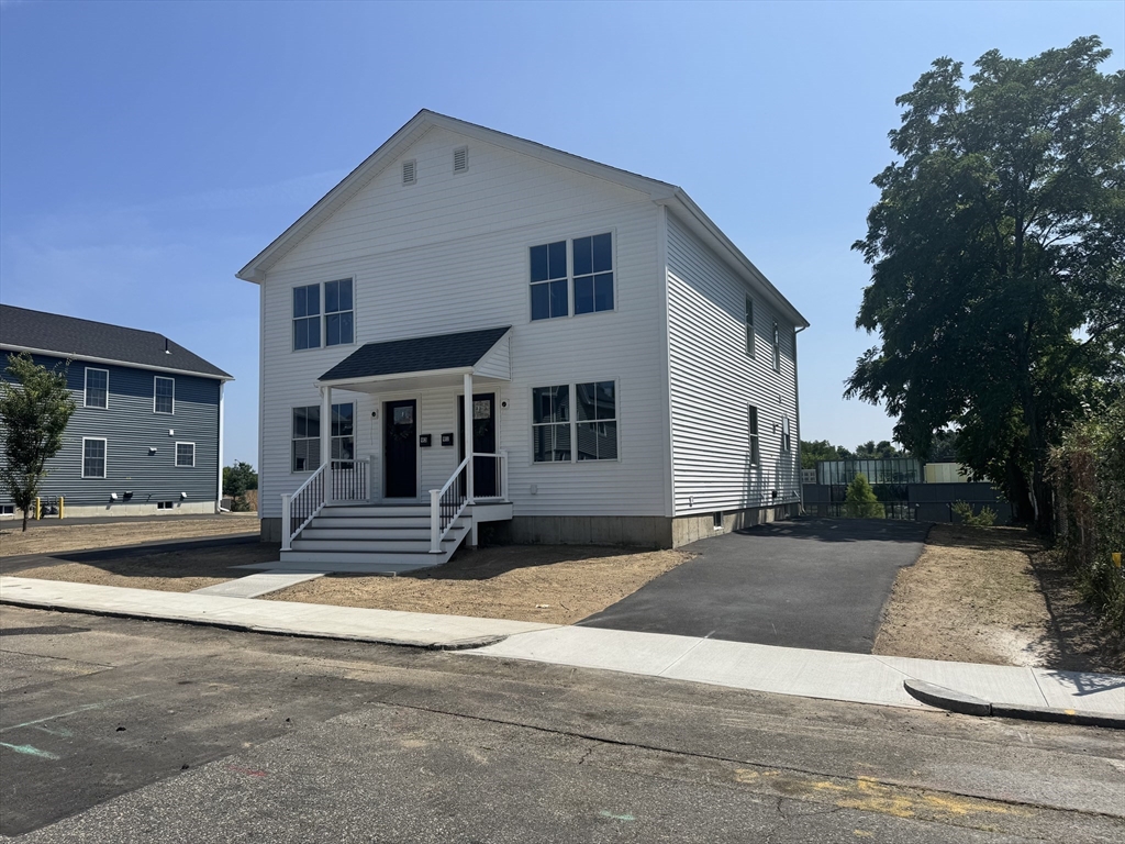 91-93 Melrose Street Springfield, MA 01109 - Photo 2 of 18 Gallery Image 2