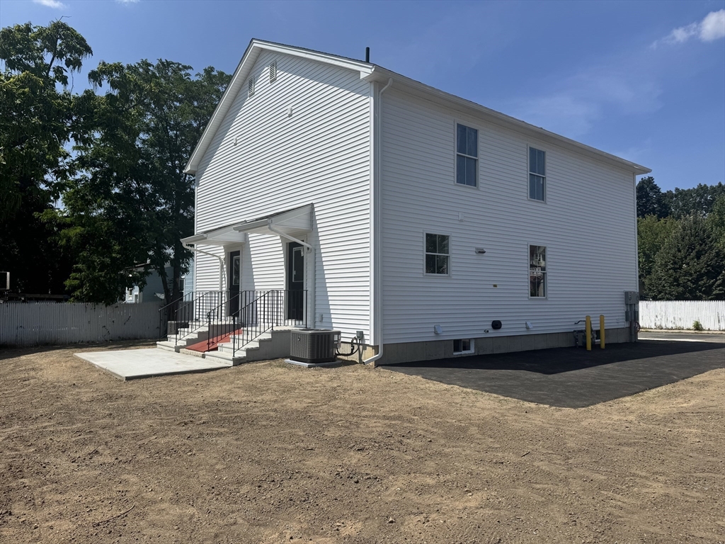 91-93 Melrose Street Springfield, MA 01109 - Photo 4 of 18 Gallery Image 4