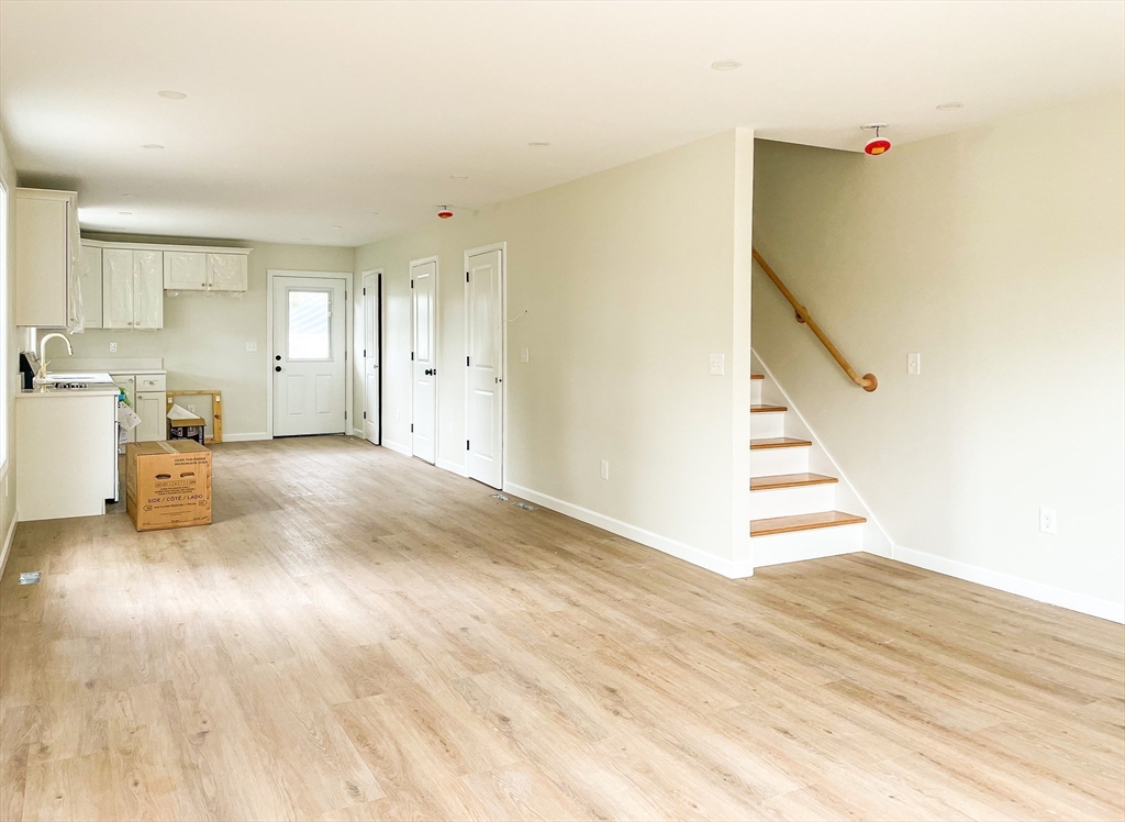 91-93 Melrose Street Springfield, MA 01109 - Photo 6 of 18 Gallery Image 6
