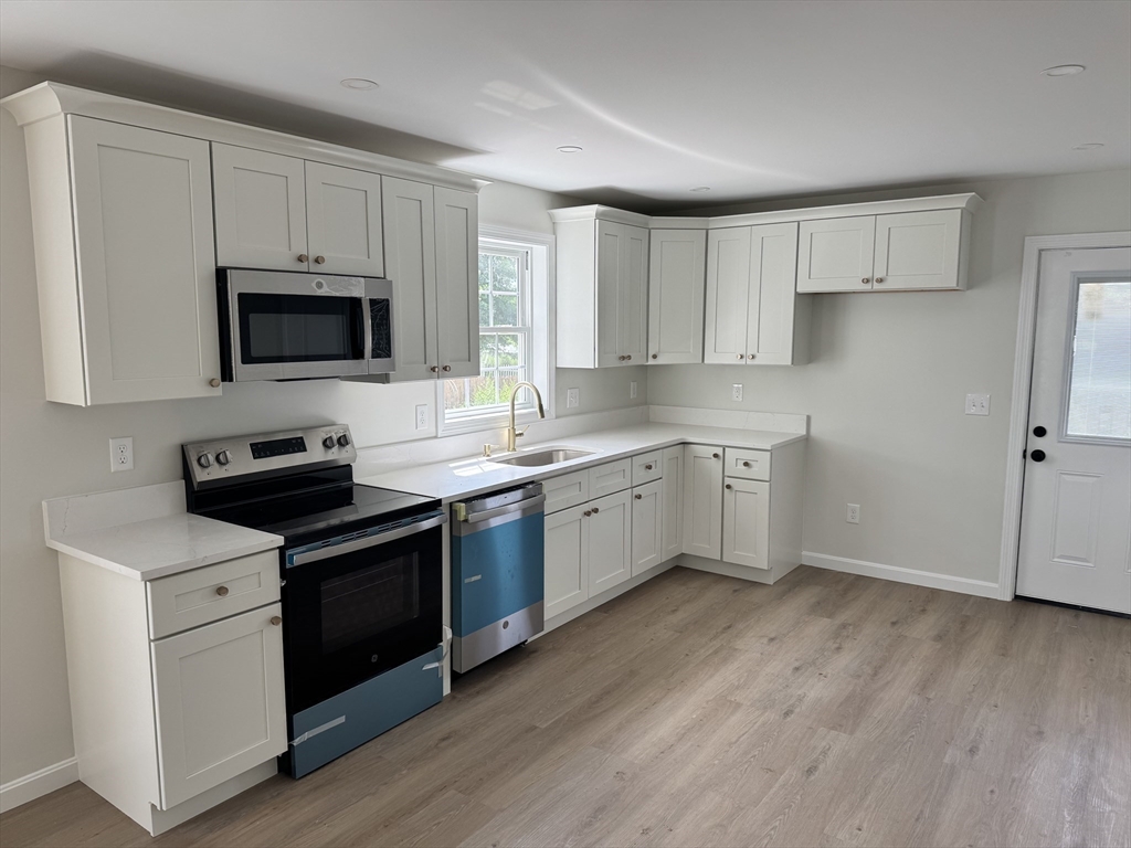 91-93 Melrose Street Springfield, MA 01109 - Photo 8 of 18 Gallery Image 8