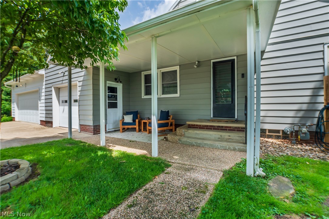 2748 Canton Road Uniontown, OH 44685 - Photo 8 of 49
