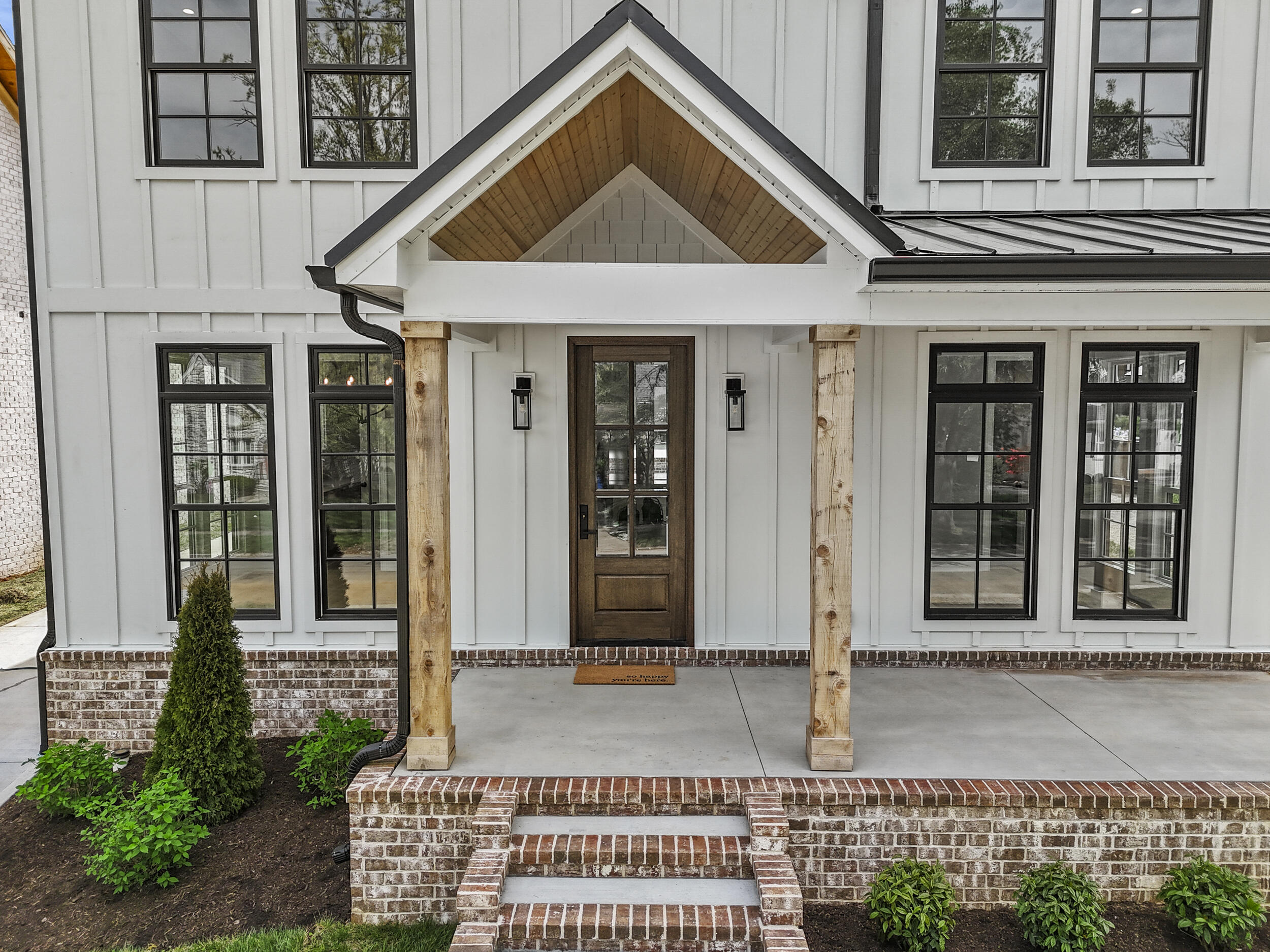 1212 Kastle Road Lexington, KY 40502 - Photo 4 of 65 4_dji_20260417121026_0106_d
