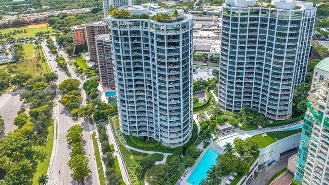 a view of a multi story building