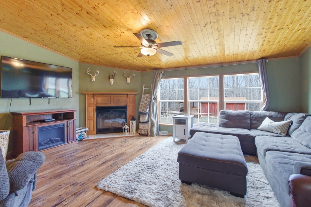 2989 Highway 38 Emlenton, PA 16373 - Photo 4 of 32