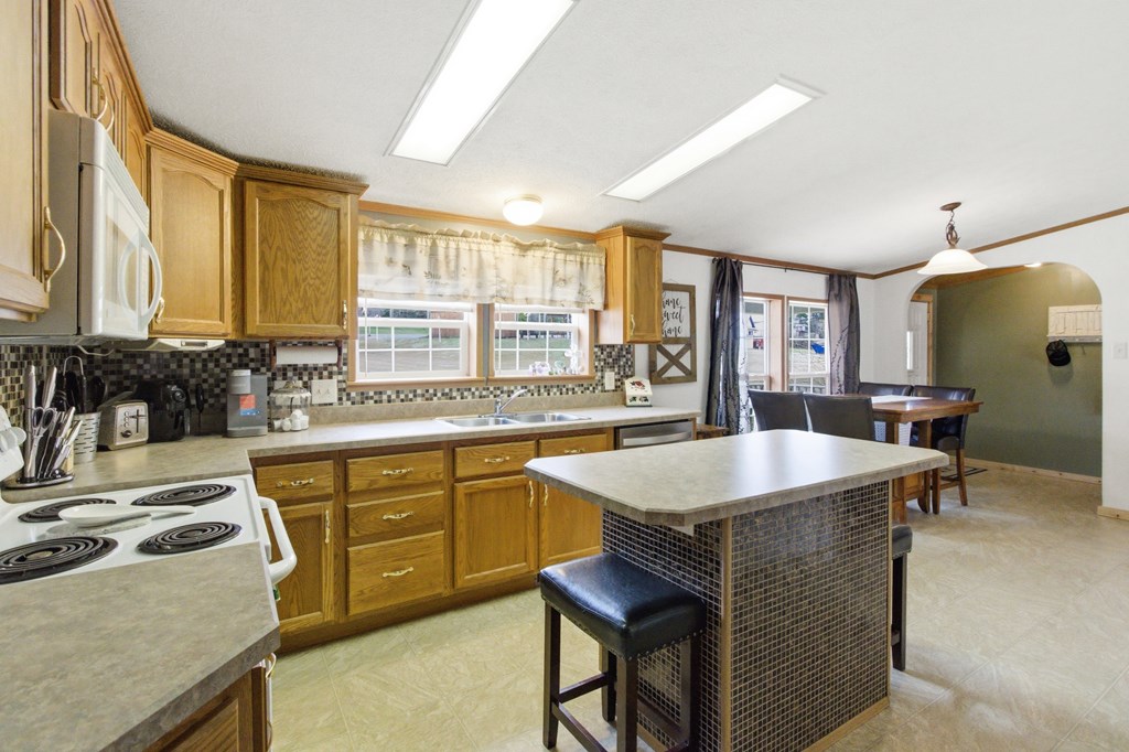 2989 Highway 38 Emlenton, PA 16373 - Photo 10 of 32