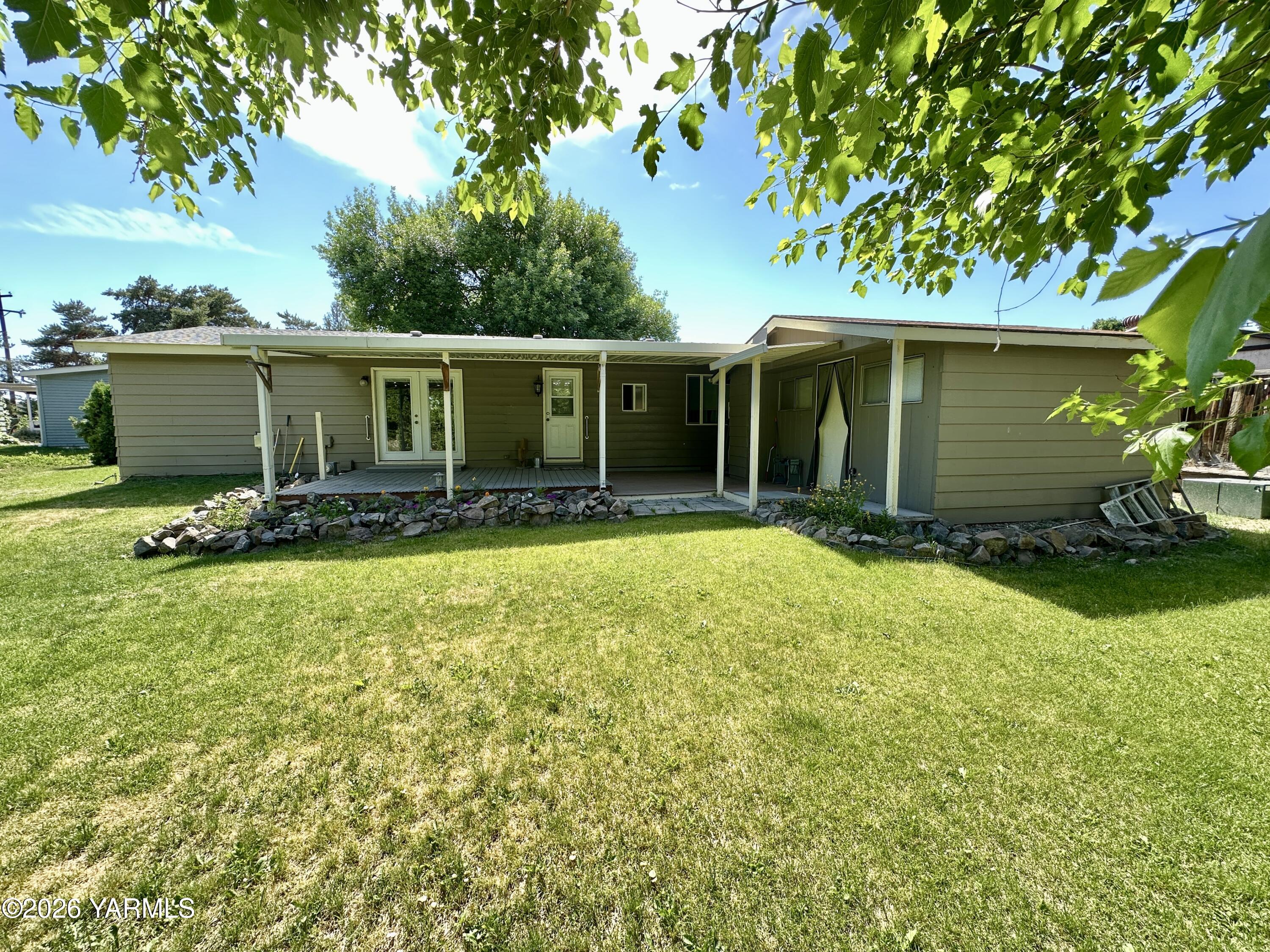 3701 Gun Club Road, Unit 34 Yakima, WA 98901 - Photo 19 of 22 Covered Back Patio