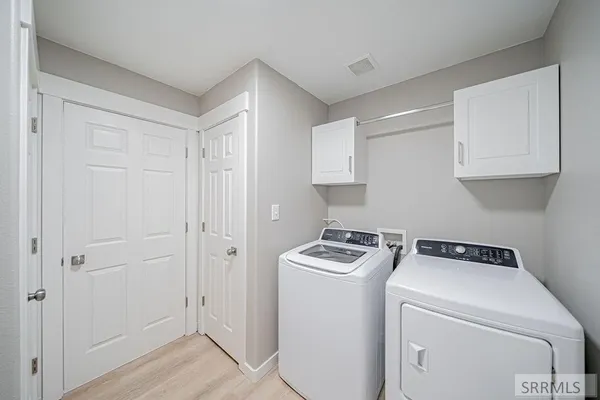 $379,900 | 3879 Ash Lane, Rigby, ID 83442