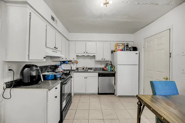 $675,000 | 107 Magwood Drive, Summerville, SC 29485