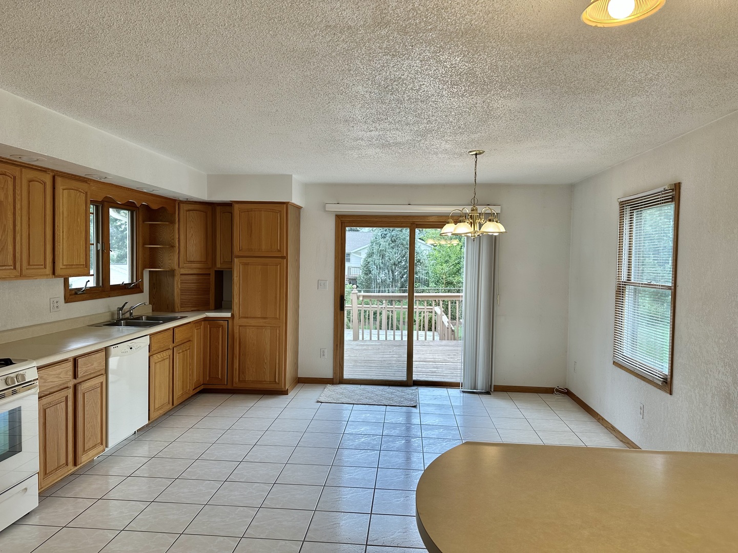 1624 Crestline Drive Clinton, IA 52732 - Photo 7 of 18