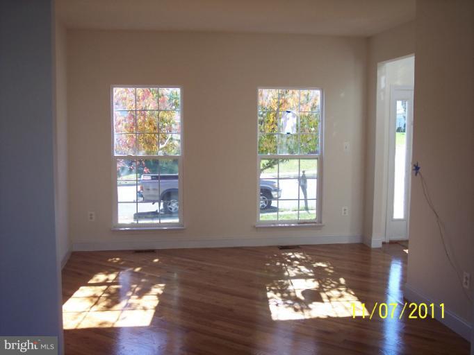 21 Hamstead Road Fredericksburg, VA 22405 - Photo 6 of 15 Living Room
