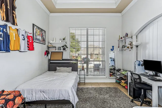 a view of workspace with workspace and a flat screen tv