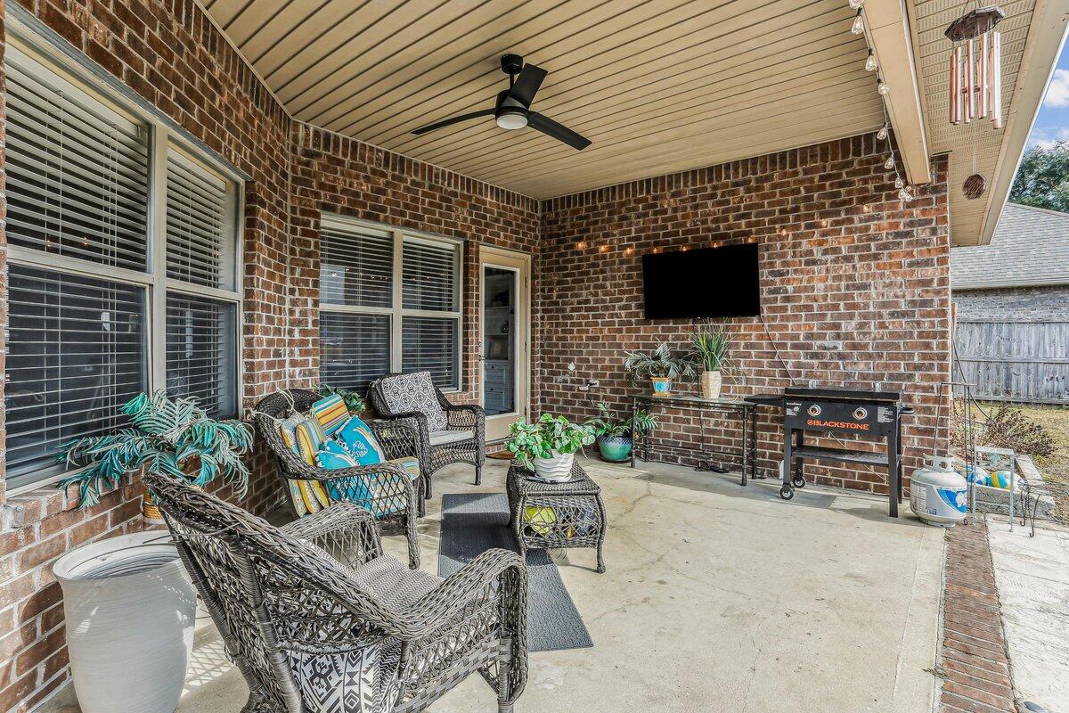 405 Pendo Place Crestview, FL 32536 - Photo 33 of 39 a outdoor living space with furniture