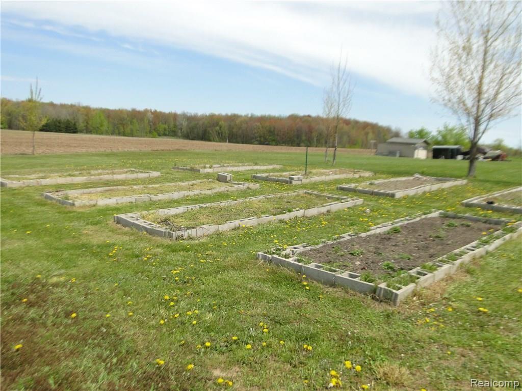 3405 Oak Grove Road North Branch, MI 48461 - Photo 45 of 47 Raised Bed Gardens