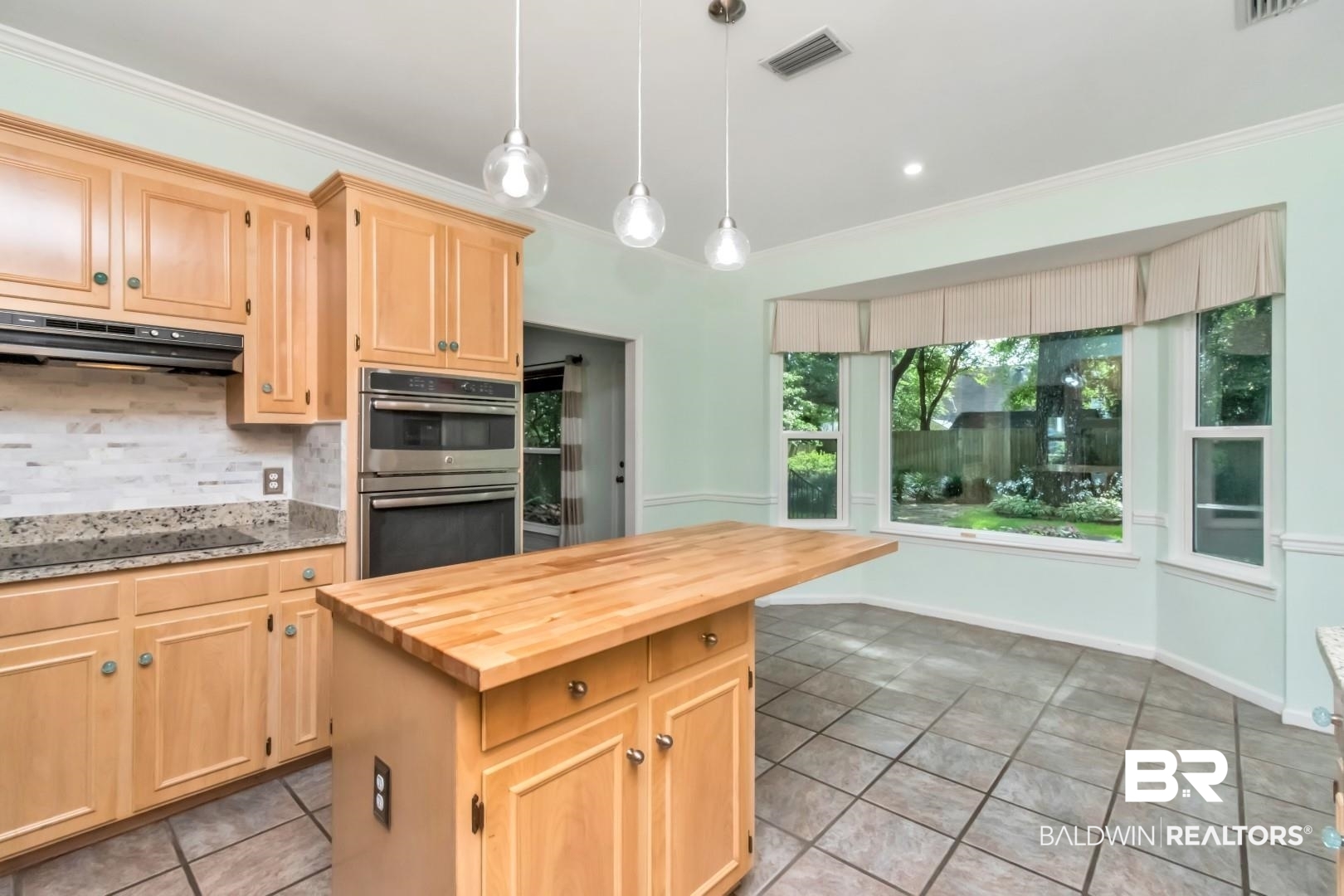 1071 Southern Way Court Mobile, AL 36609 - Photo 10 of 44 Kitchen