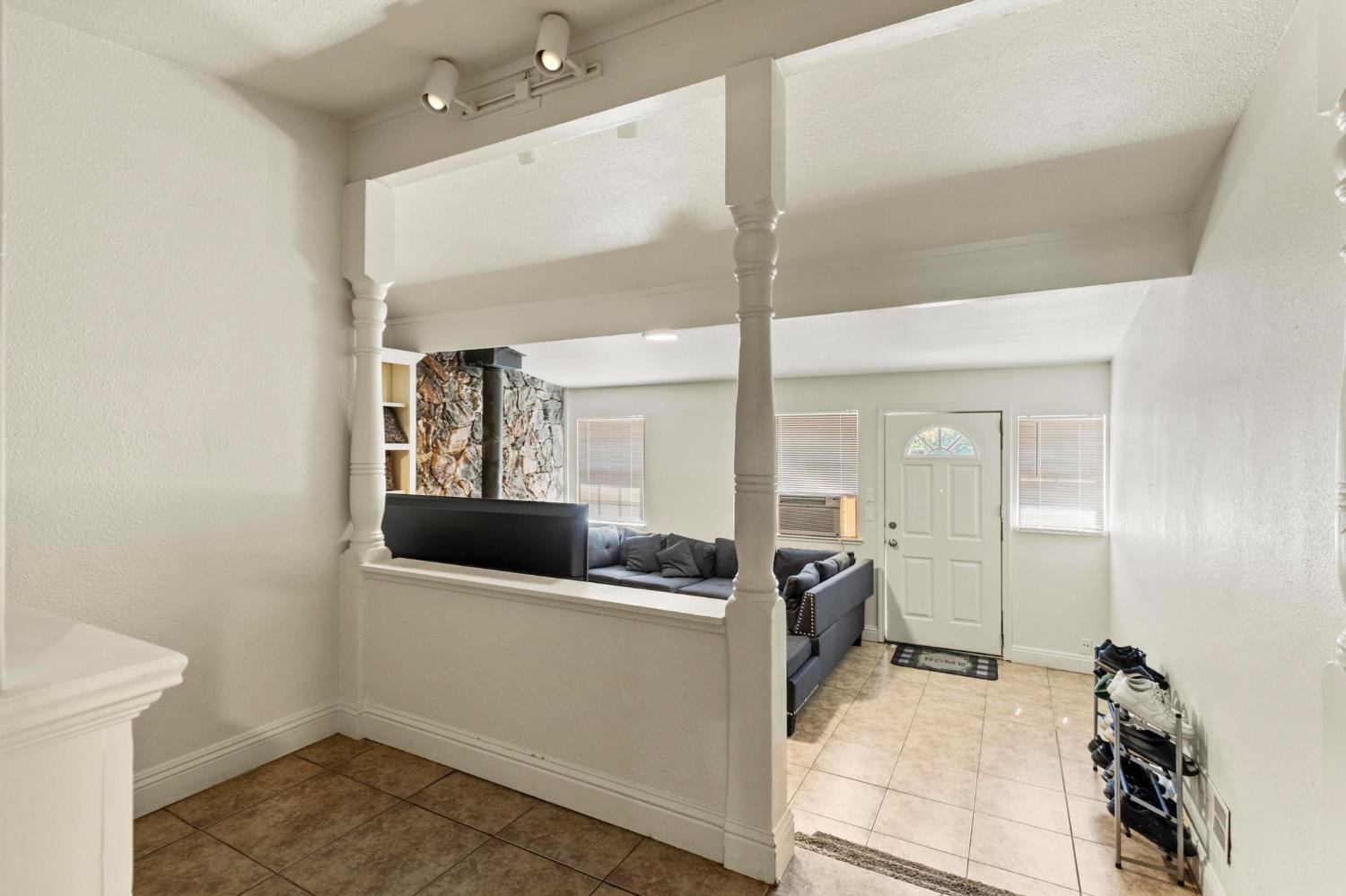 386 North Barrett Road Yuba City, CA 95991 - Photo 10 of 50