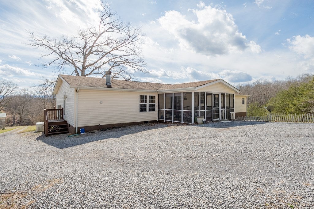 3618 Wesendonck Road Bland, VA 24315 - Photo 6 of 63 Gallery Image 6