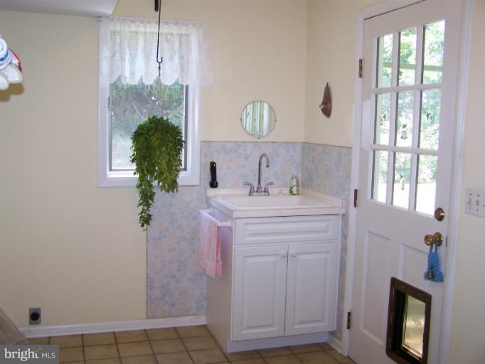 210 Thompson Road Chester, MD 21619 - Photo 1 of 30 Interior (General)