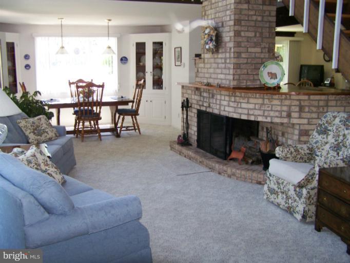 210 Thompson Road Chester, MD 21619 - Photo 13 of 30 Living Room