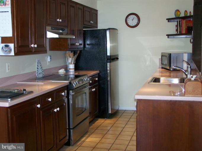 210 Thompson Road Chester, MD 21619 - Photo 24 of 30 Kitchen