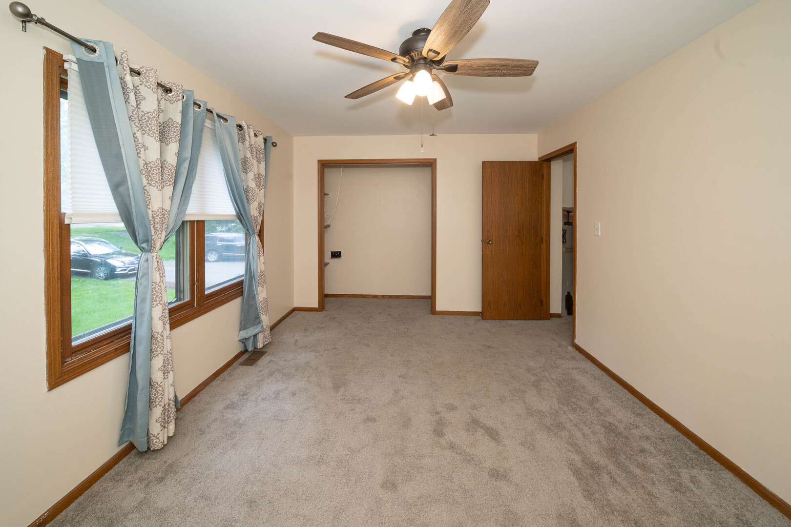 3516 Kings Lair Drive Spring Grove, IL 60081 - Photo 12 of 24