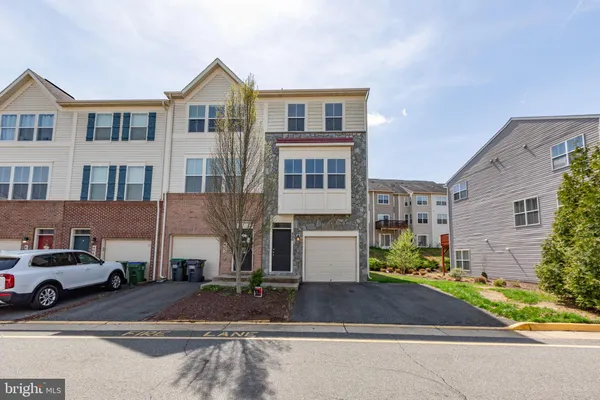 $414,900 | 400 Woodstream Circle, Unit 32140, Stafford, VA 22556