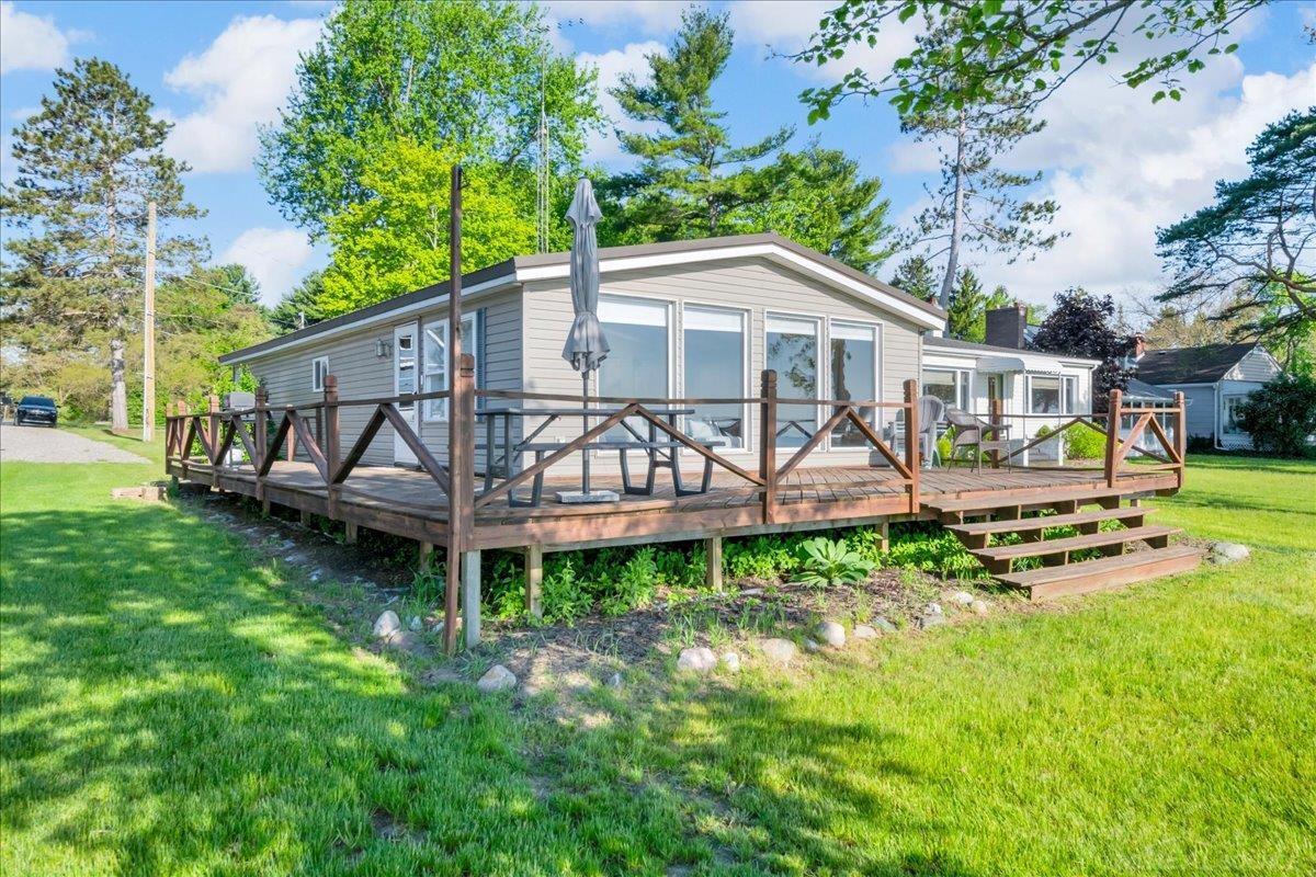8723 Lakeshore Road Lexington, MI 48450 - Photo 2 of 47 Gallery Image 2
