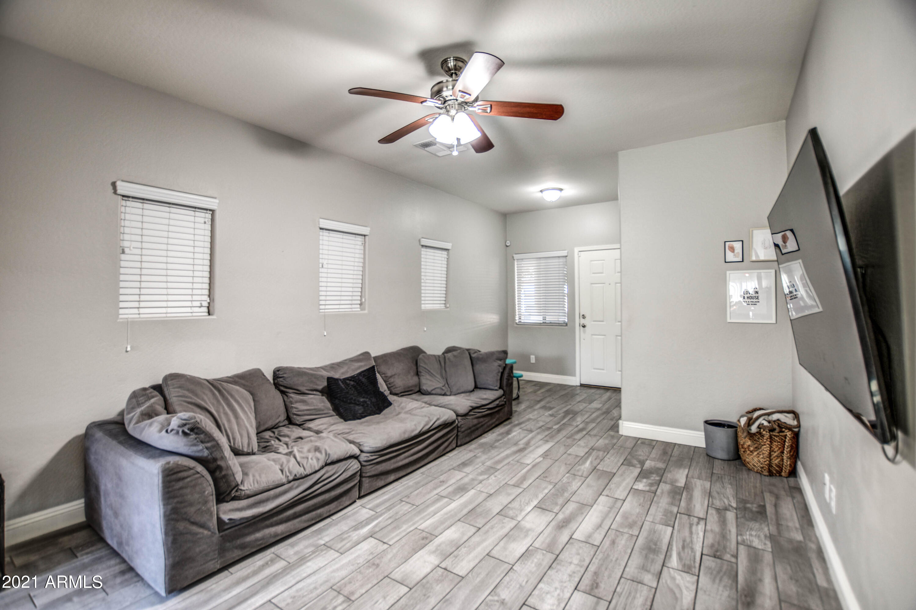 10225 West Camelback Road, Unit 49 Phoenix, AZ 85037 - Photo 5 of 31 LIVING 1