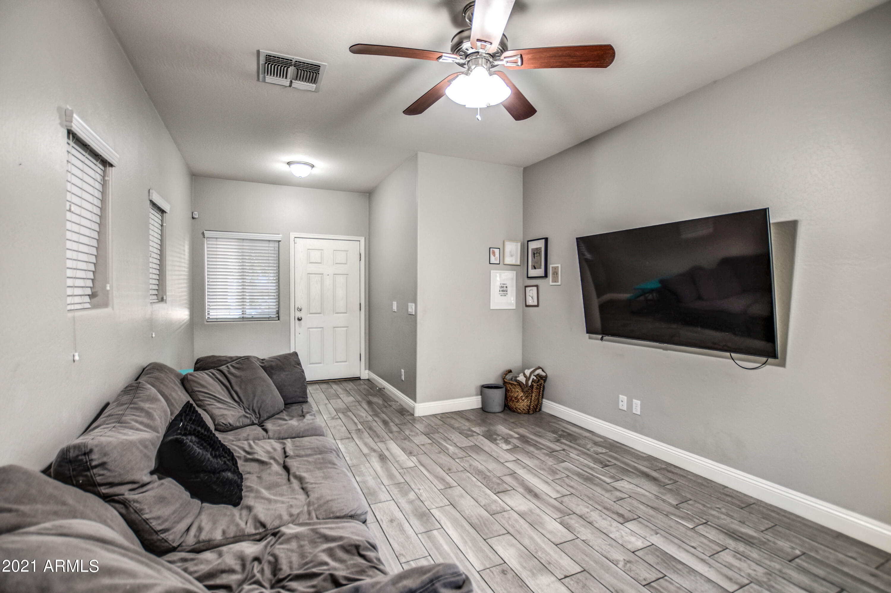 10225 West Camelback Road, Unit 49 Phoenix, AZ 85037 - Photo 6 of 31 LIVING 2