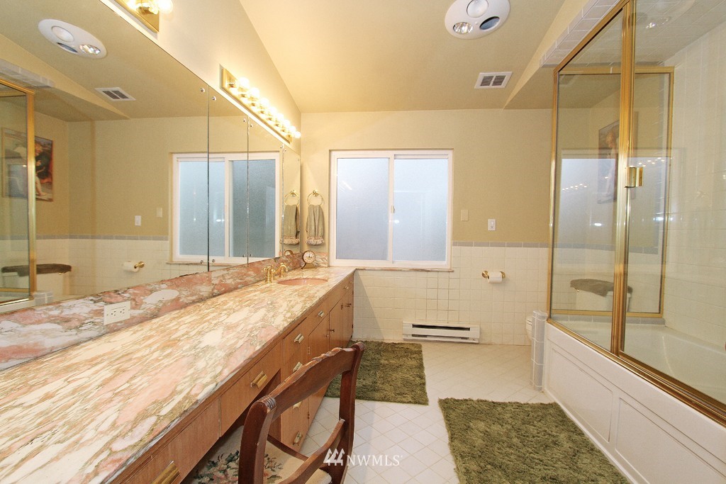 19200 Southeast Lake Youngs Road Renton, WA 98058 - Photo 12 of 15
