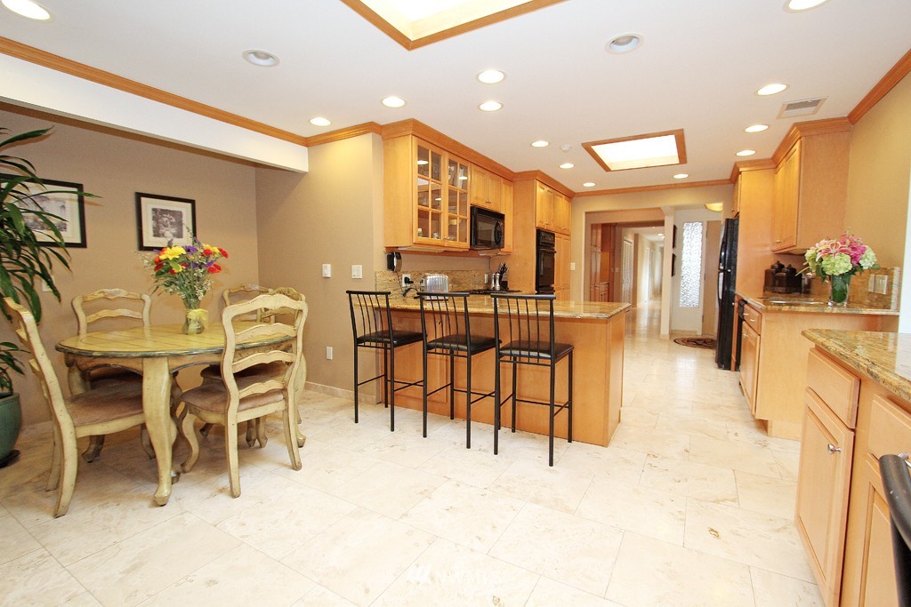 19200 Southeast Lake Youngs Road Renton, WA 98058 - Photo 8 of 15