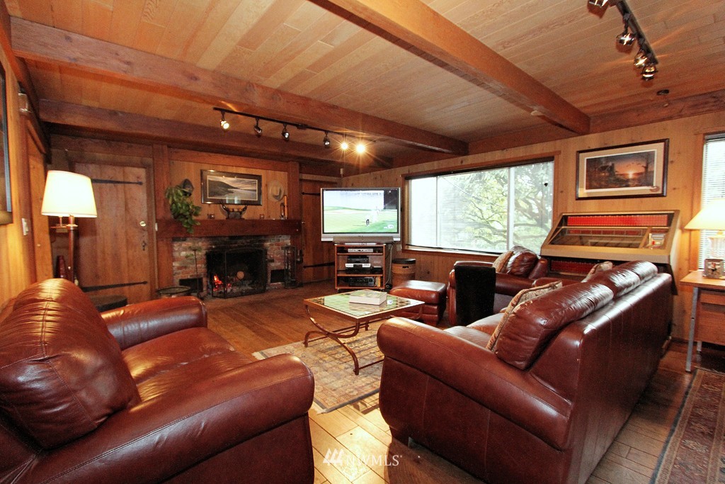 19200 Southeast Lake Youngs Road Renton, WA 98058 - Photo 9 of 15