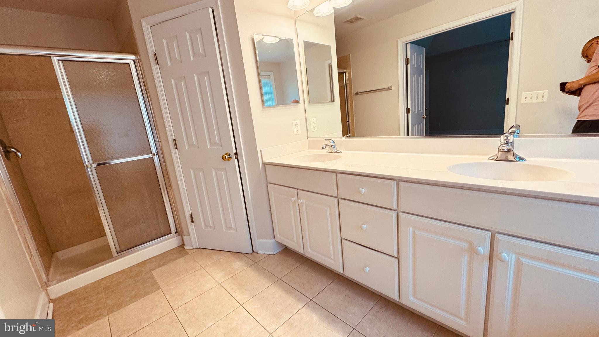 9283 Laurel Ridge Crossing Road Lorton, VA 22079 - Photo 20 of 35 Primary bathroom