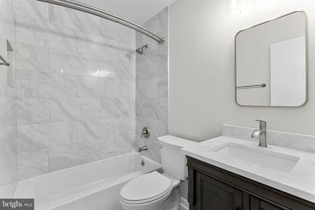 $1,900 | 210 Cameron Street, Berryville, VA 22611