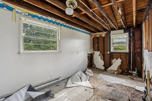 a view of empty room with window