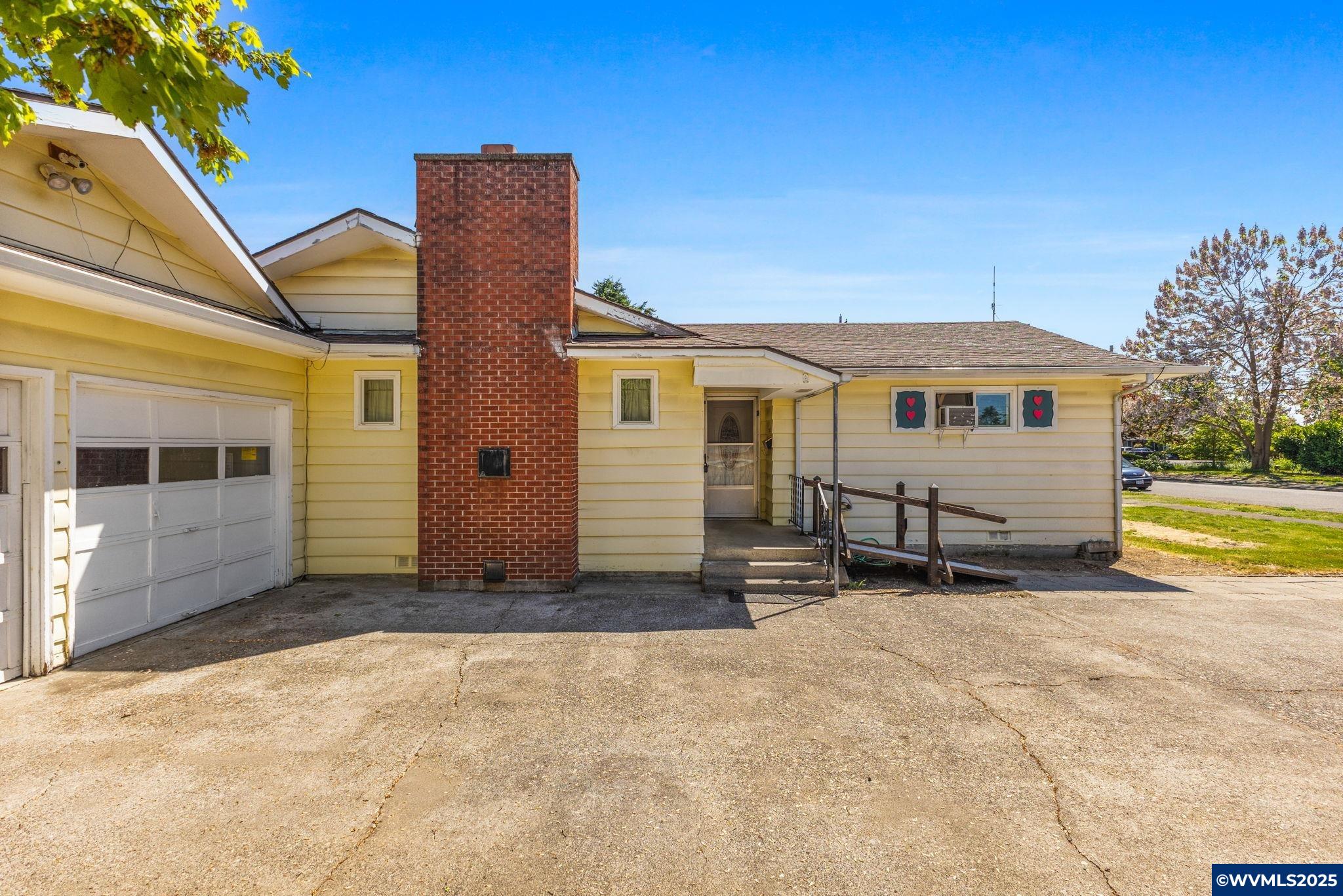 415 East Ash Street Lebanon, OR 97355 - Photo 5 of 30