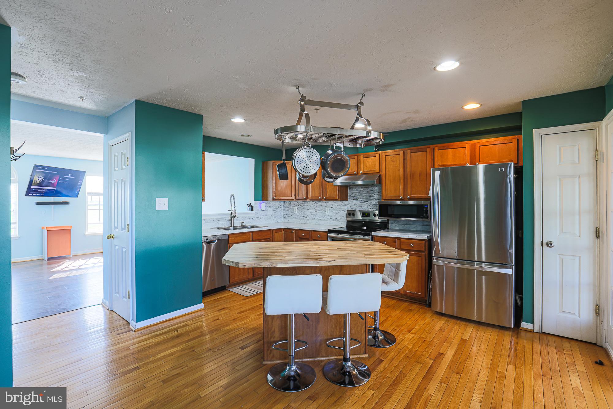 907 Tipton Road Middle River, MD 21220 - Photo 16 of 46 Kitchen Upper Level 1