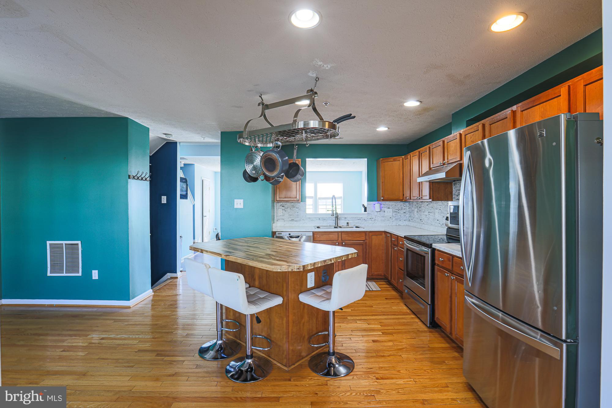 907 Tipton Road Middle River, MD 21220 - Photo 17 of 46 Kitchen Upper Level 1