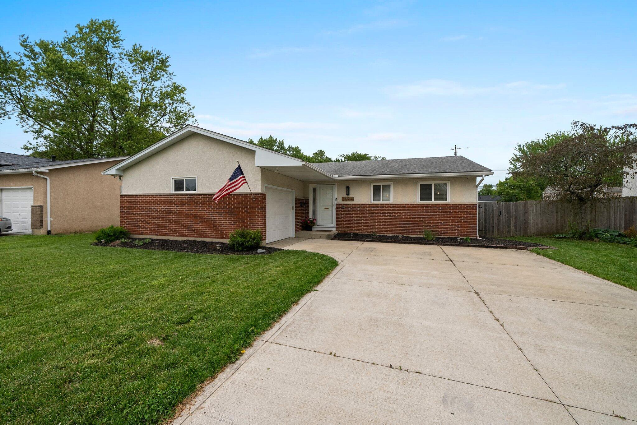 3544 Devin Road Grove City, OH 43123 - Photo 2 of 39 DSC07421