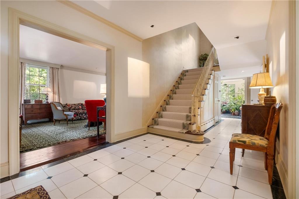 5414 Kipling Road Pittsburgh, PA 15217 - Photo 16 of 36 Gallery Image 16