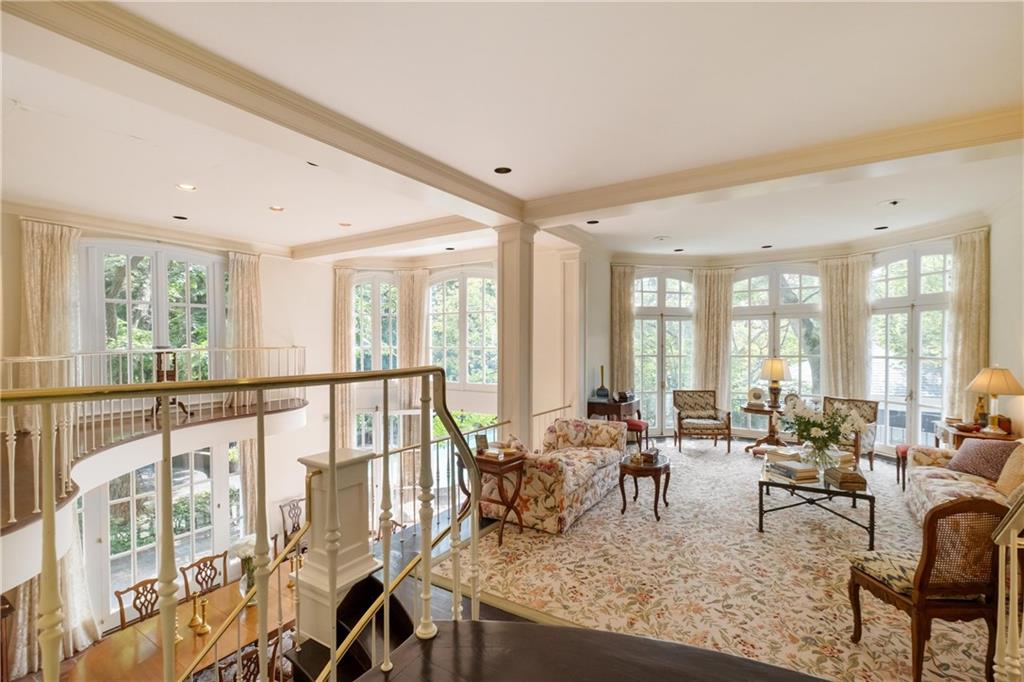 5414 Kipling Road Pittsburgh, PA 15217 - Photo 3 of 36 Gallery Image 3