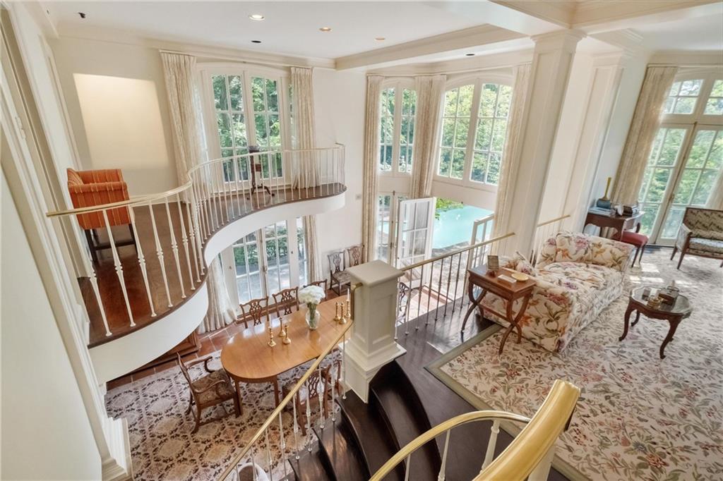 5414 Kipling Road Pittsburgh, PA 15217 - Photo 4 of 36 Gallery Image 4