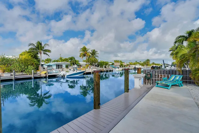 $1,400,000 | 171 10th Street, Key Colony Beach, FL 33051