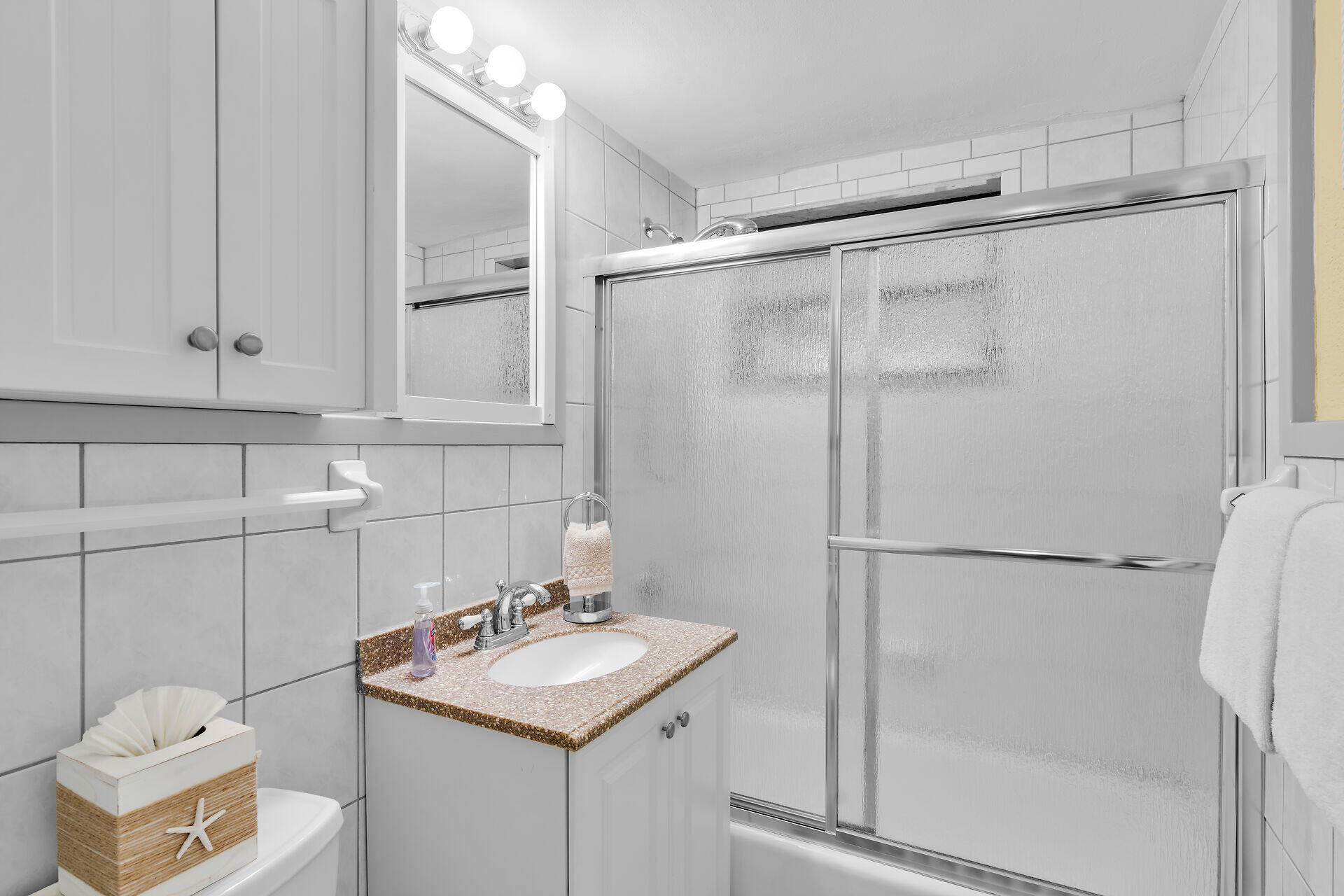171 10th Street Key Colony Beach, FL 33051 - Photo 35 of 56 2nd Bath