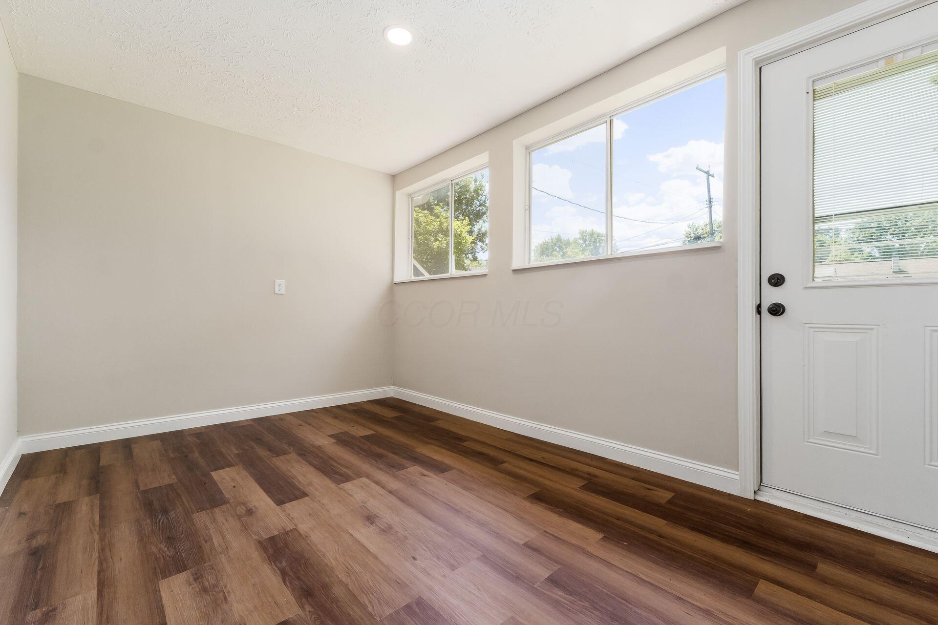 505 Beechwood Road Columbus, OH 43213 - Photo 15 of 40 Back room perfect for formal dining, family room or office space