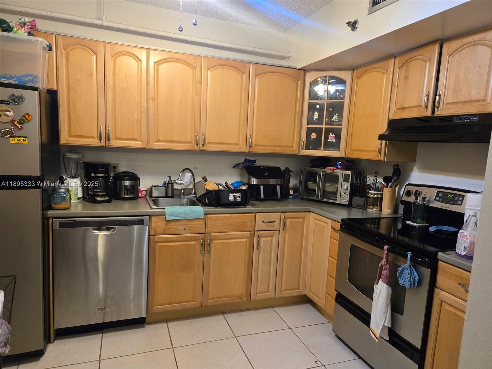 901 Hillcrest Drive, Unit 501 Hollywood, FL 33021 - Photo 1 of 9