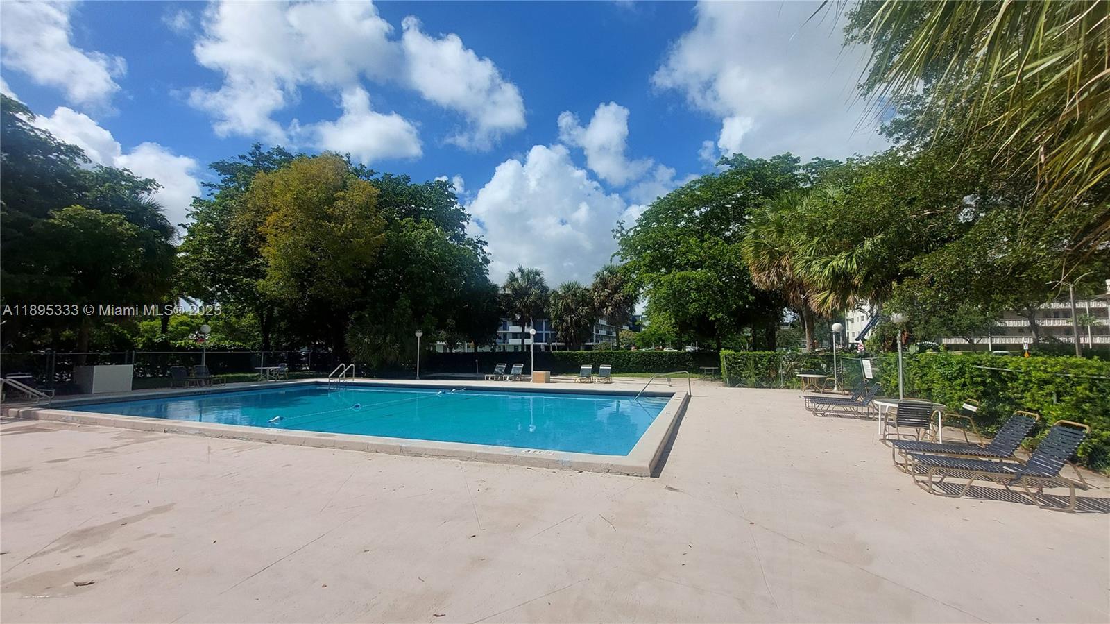 901 Hillcrest Drive, Unit 501 Hollywood, FL 33021 - Photo 8 of 9