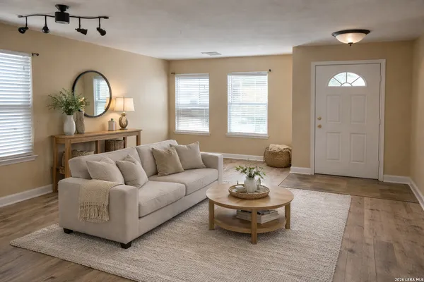 $1,925 | 1707 Mountain Brook, Schertz, TX 78154