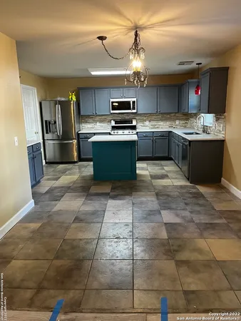 $1,925 | 1707 Mountain Brook, Schertz, TX 78154
