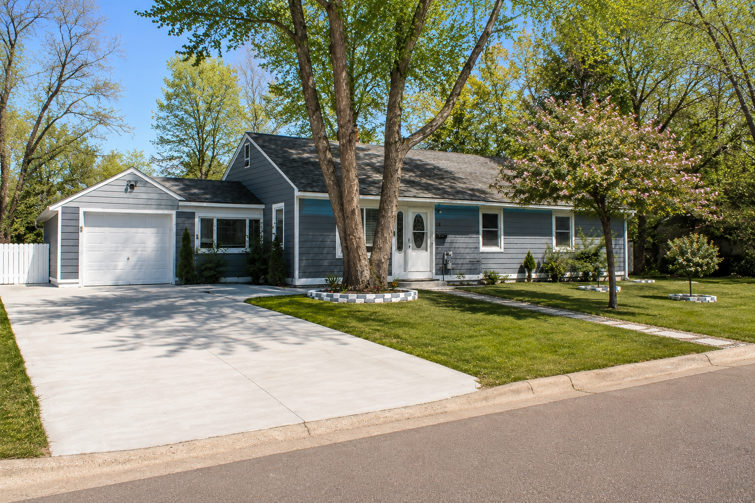8401 14th Avenue South Bloomington, MN 55425 - Photo 2 of 22