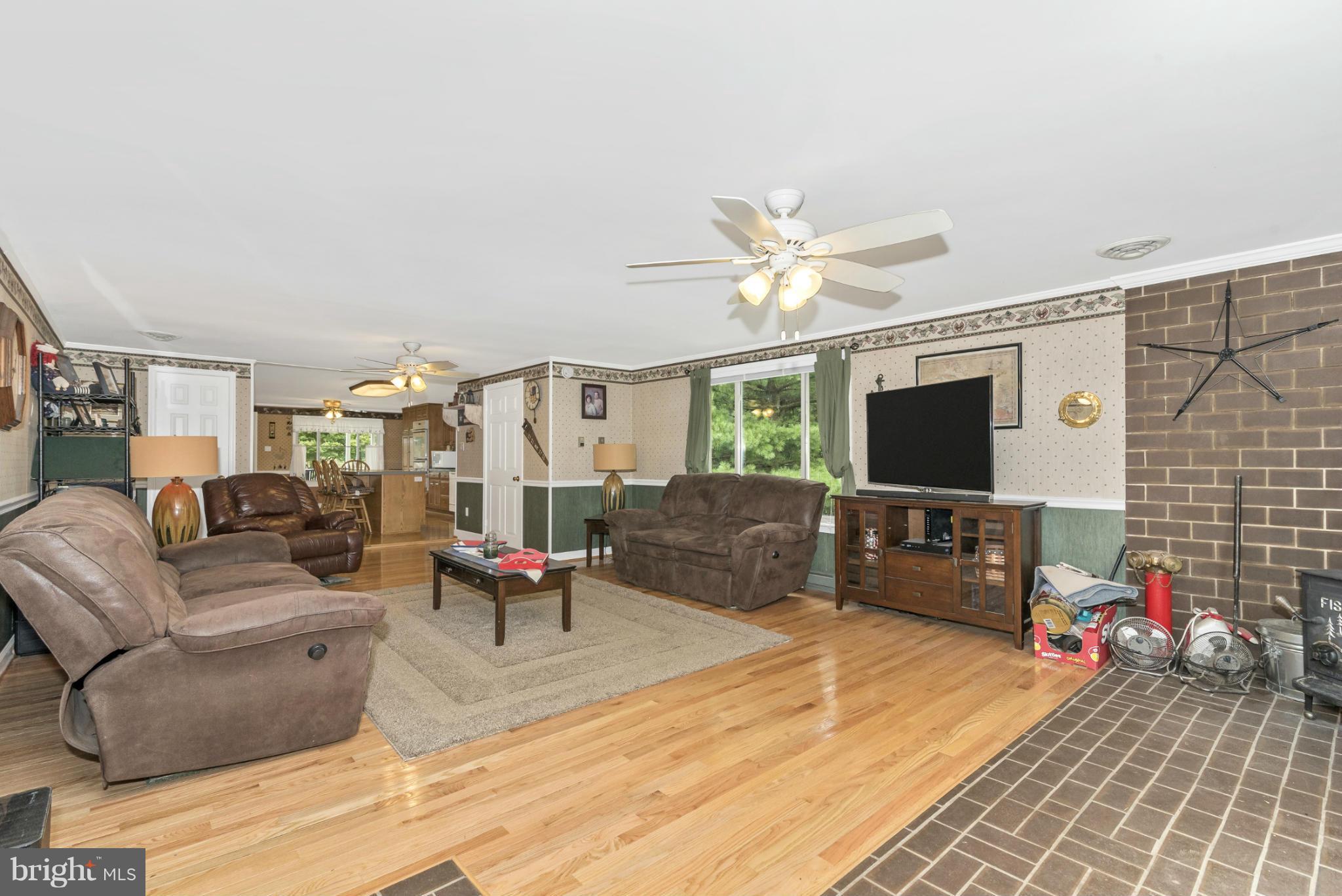 2114 Pleasant View Road Adamstown, MD 21710 - Photo 13 of 27 Family Room